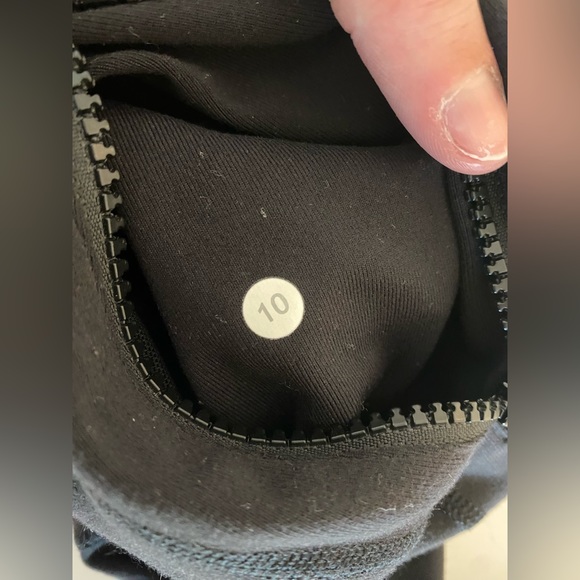 Lululemon Athletic Zip up. Never worn - Picture 6 of 6